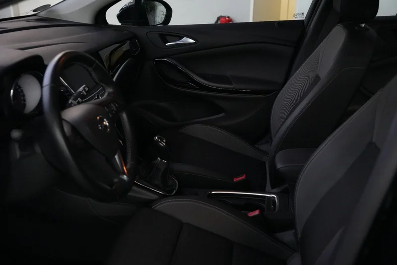 Opel Astra – 7
