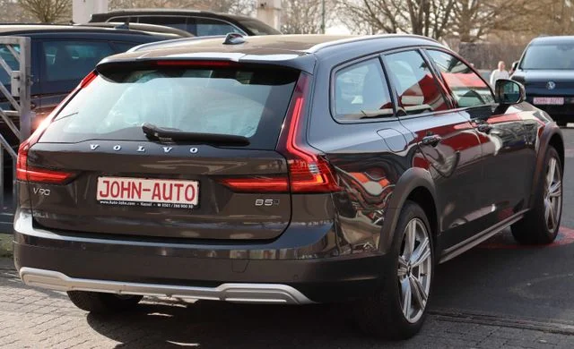 Volvo V90 Cross Country – 4