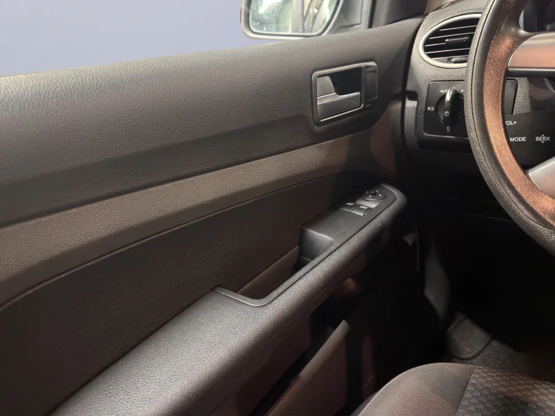 Ford Focus – 12