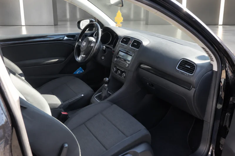 Volkswagen Golf – 11