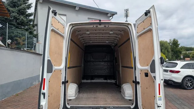 VW Crafter Kasten Kasten 35 lang Hochdach FWD – 4