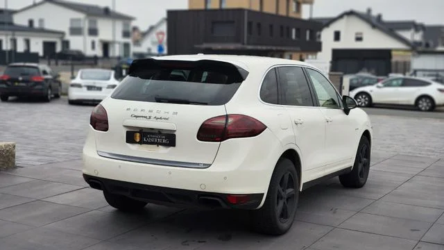 Porsche Cayenne – 3