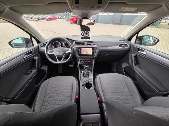 Volkswagen Tiguan – 32