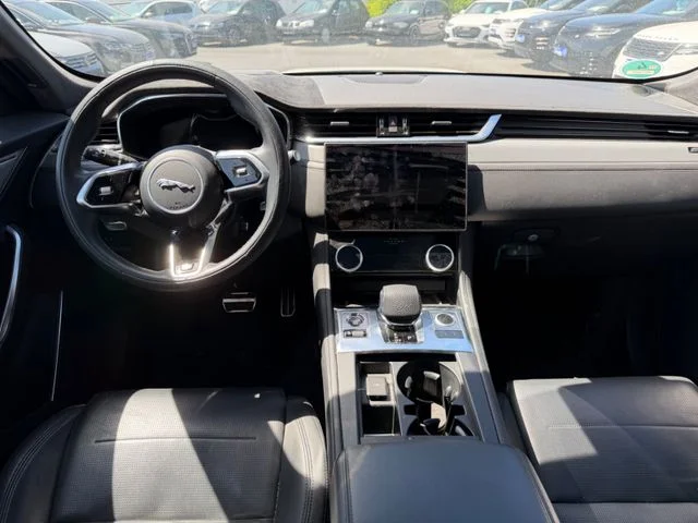 Jaguar F-Pace – 19