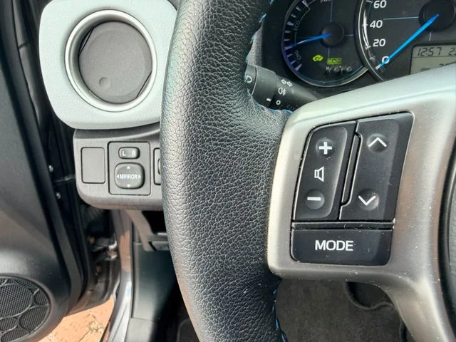 TOYOTA Yaris – 19