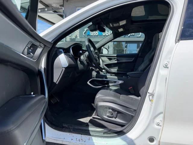 Jaguar F-Pace – 10