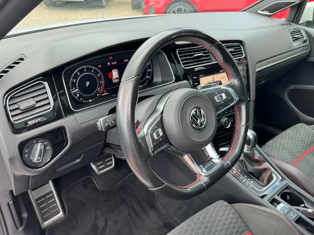 Volkswagen Golf – 28
