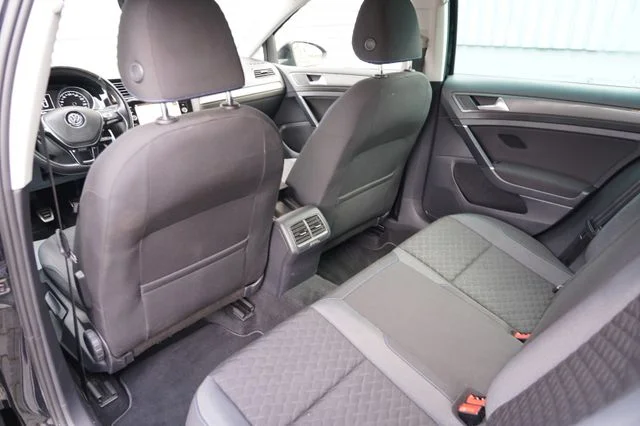 VW Golf – 10