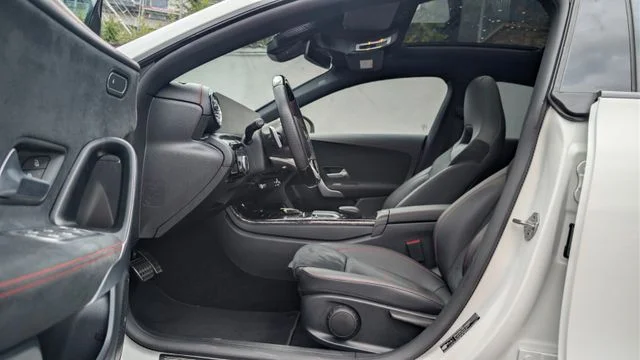 MERCEDES-BENZ CLA 220 – 12