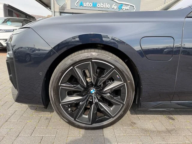 BMW M760 – 25