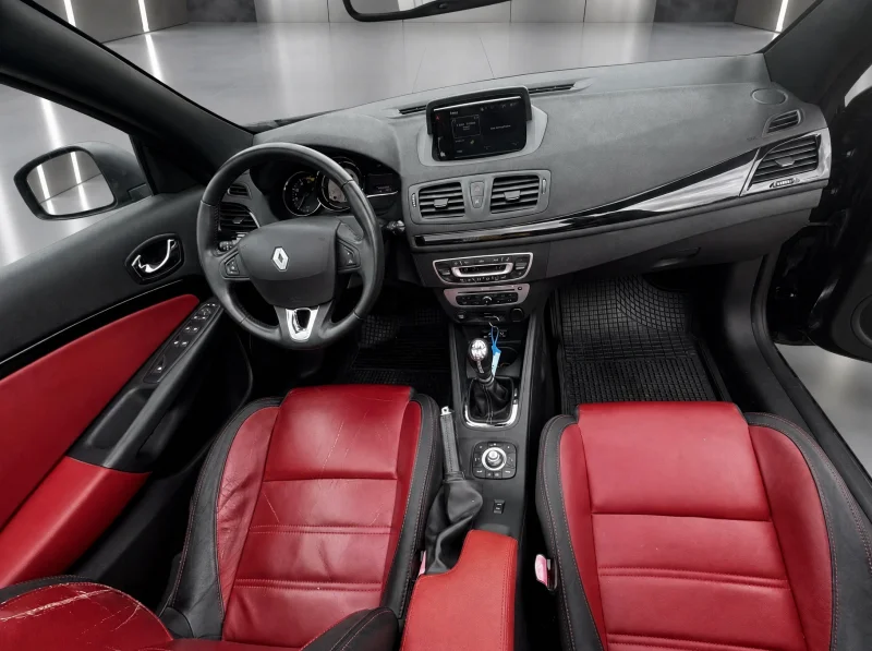 RENAULT Megane – 13