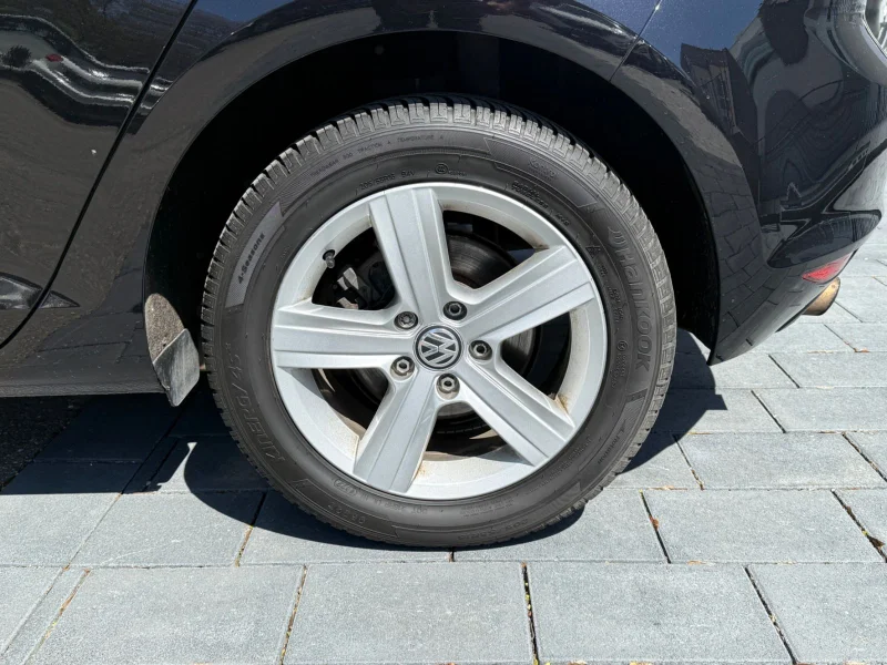 Volkswagen Golf – 9