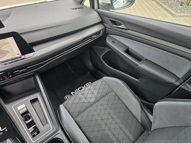 Volkswagen Golf – 26