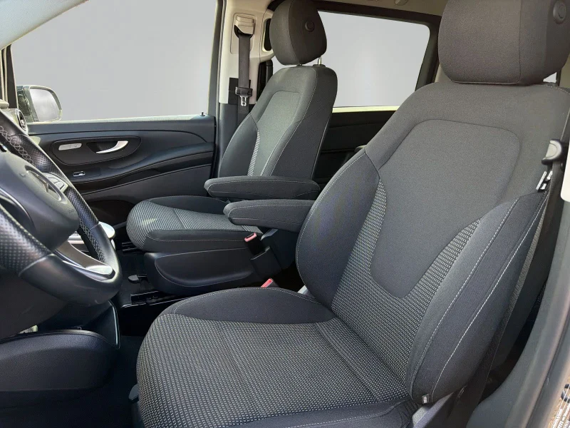 Mercedes-Benz V 220 – 10