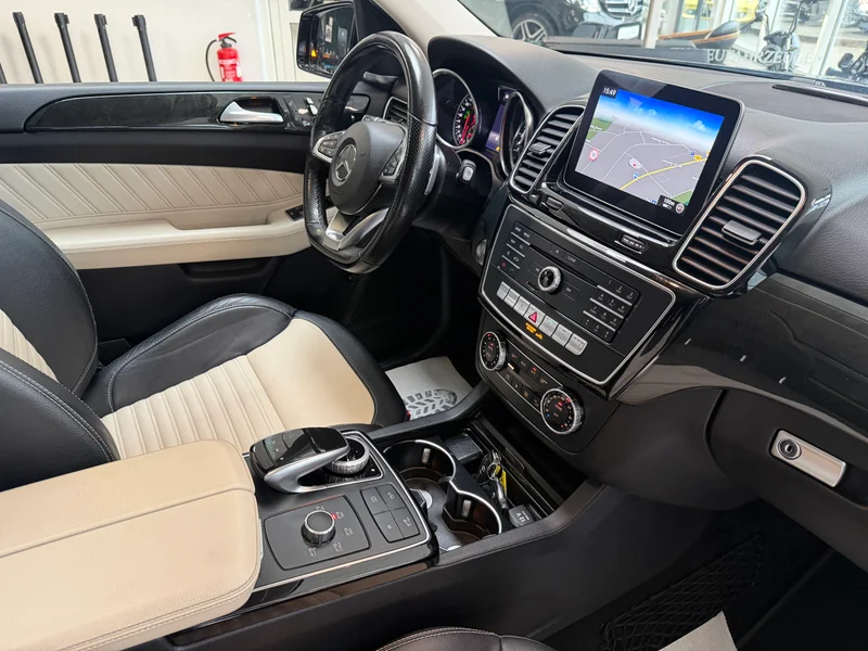 Mercedes-Benz GLE 43 AMG – 19