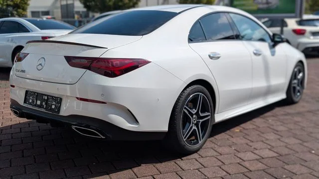 MERCEDES-BENZ CLA 200 – 5