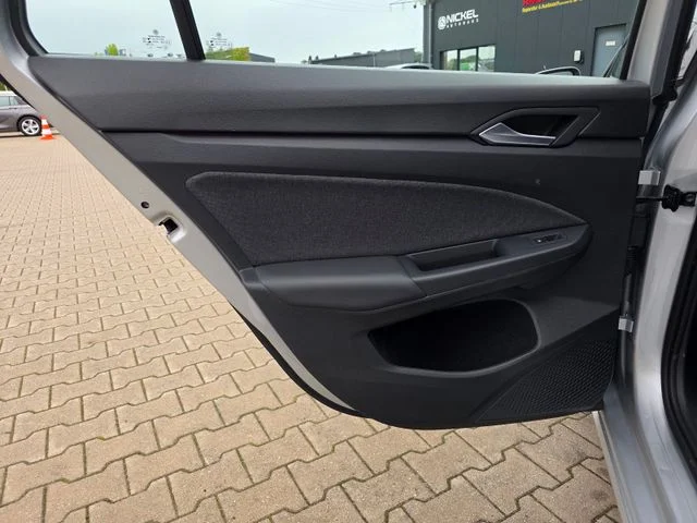 Volkswagen Golf – 26