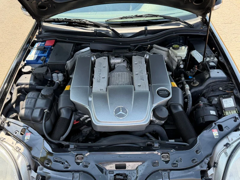 Mercedes-Benz SLK 32 AMG – 33