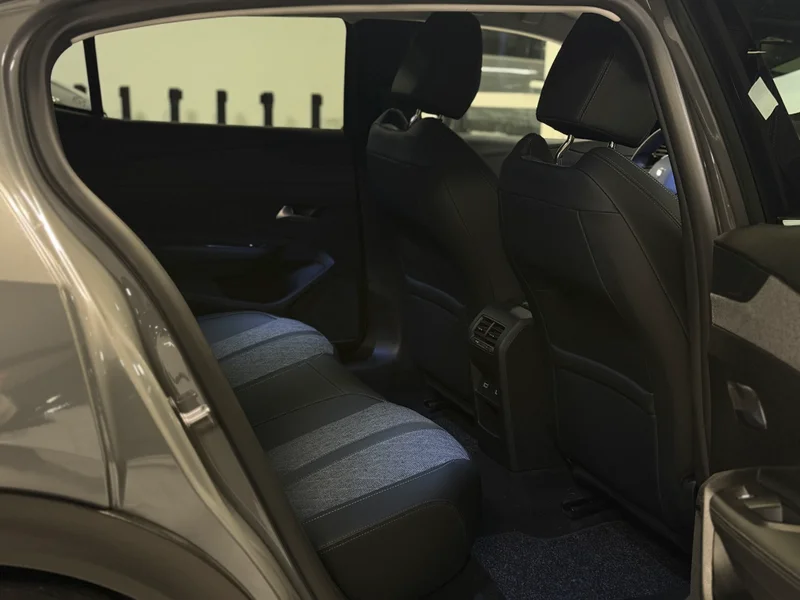 Peugeot 408 – 12