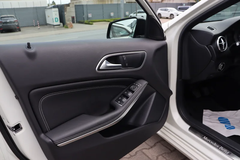 Mercedes-Benz A 180 – 10