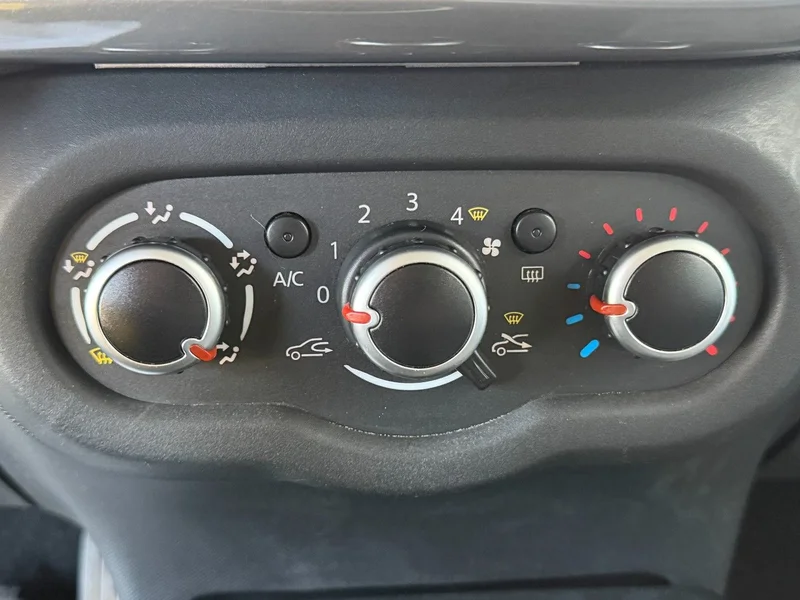 Renault Twingo – 12