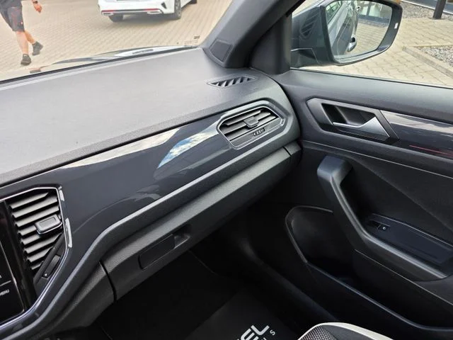 Volkswagen T-Roc – 35