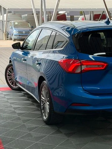 Ford Focus – 12