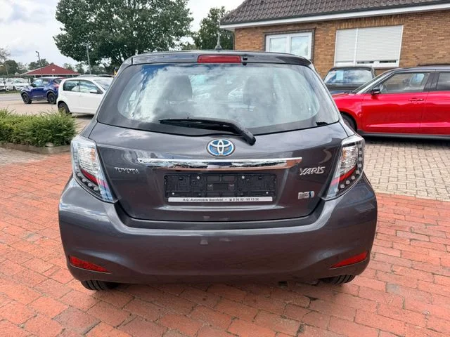 TOYOTA Yaris – 4