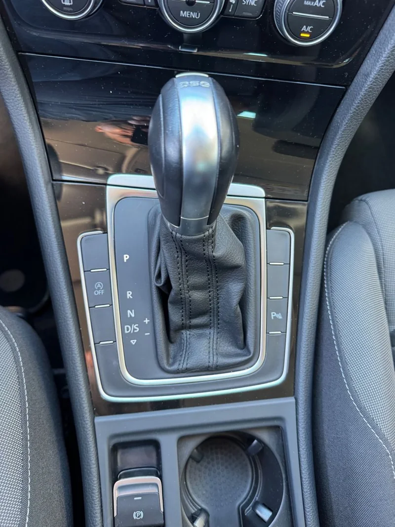 Volkswagen Golf – 25