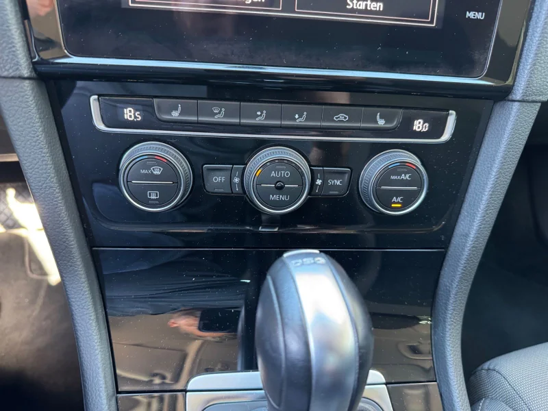 Volkswagen Golf – 24
