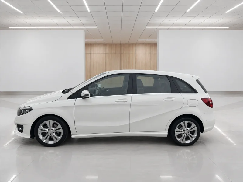 Mercedes-Benz B 220 – 2