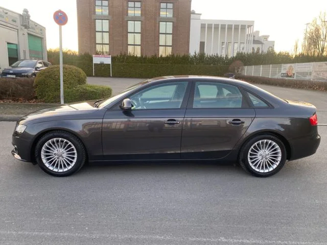 AUDI A4 – 8