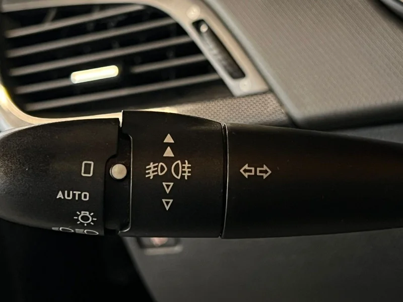Peugeot 207 – 10