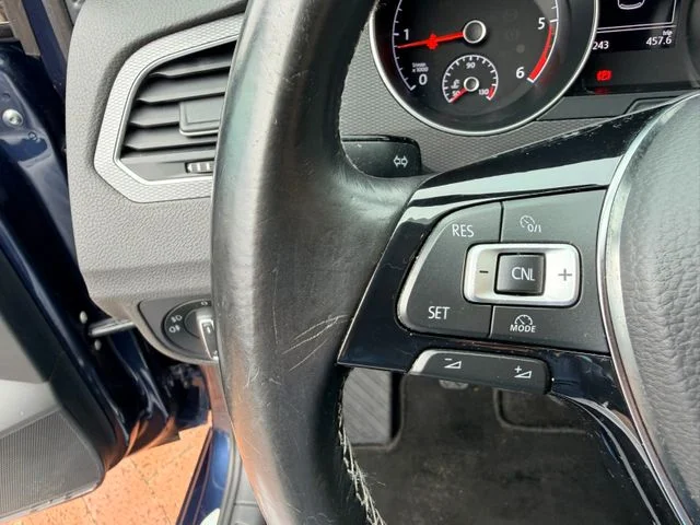 VW Golf Sportsvan – 24