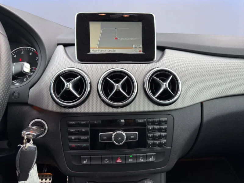 Mercedes-Benz B 200 – 16