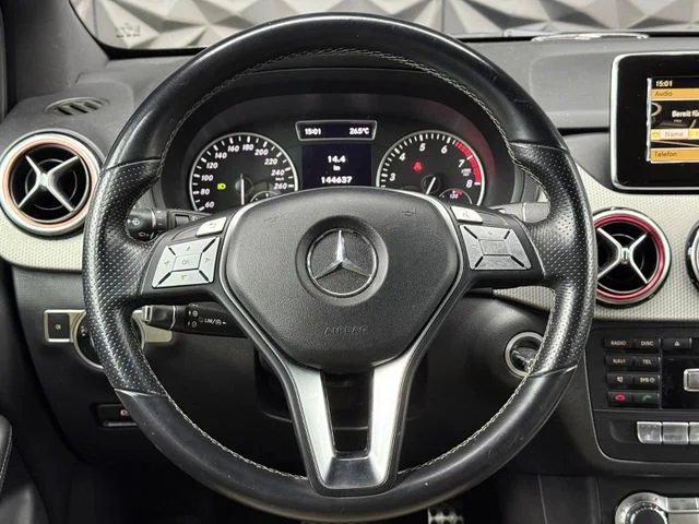 Mercedes-Benz B 180 – 24