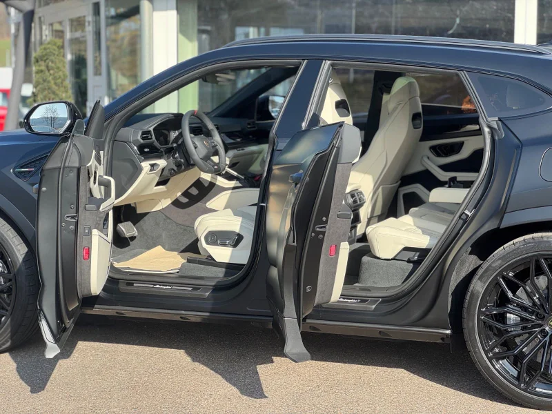Lamborghini Urus – 14