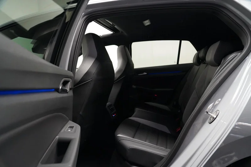 Volkswagen Golf – 16