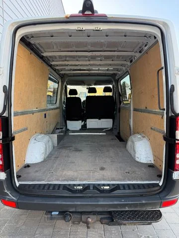 Mercedes-Benz Sprinter – 13
