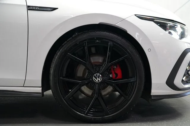 VW Golf – 9