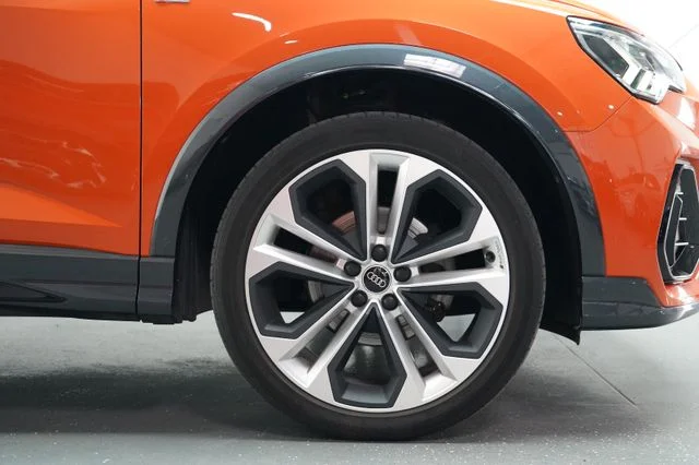 AUDI Q3 – 8
