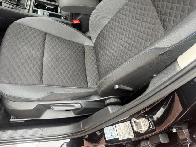 Volkswagen Golf – 23