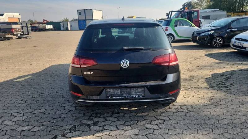 Volkswagen Golf – 4