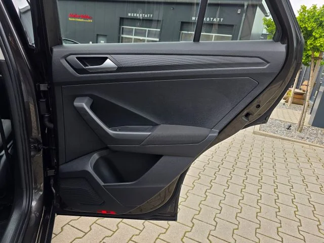 Volkswagen T-Roc – 24