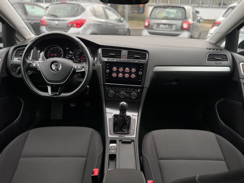 Volkswagen Golf – 16