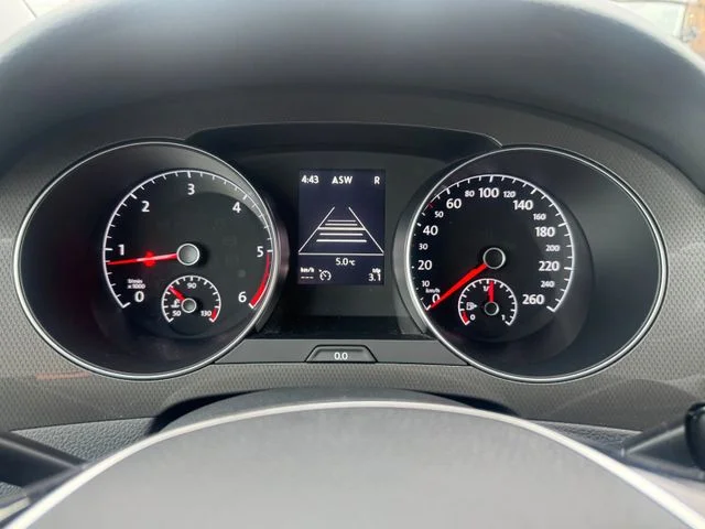 Volkswagen Golf – 28