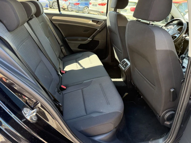 Volkswagen Golf – 17