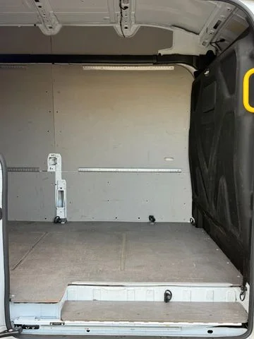 Ford Transit – 15