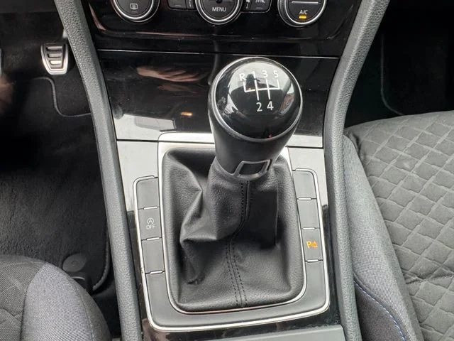 Volkswagen Golf – 35