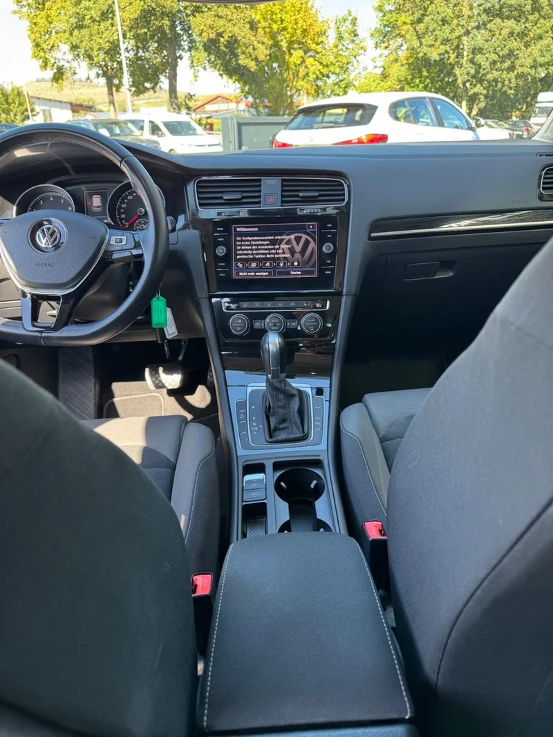 Volkswagen Golf – 17